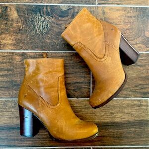 Tan/Light brown Frye ankle boots - size 8.5